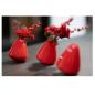 Preview: Drei DutZ Tumbling Glasvasen in Rot mit asymmetrischer Form und floraler Dekoration auf dunklem Tisch