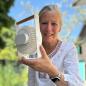 Preview: Leiser Gingko Lyra Portable Fan weiß auf Schreibtisch im modernen Wohnraum