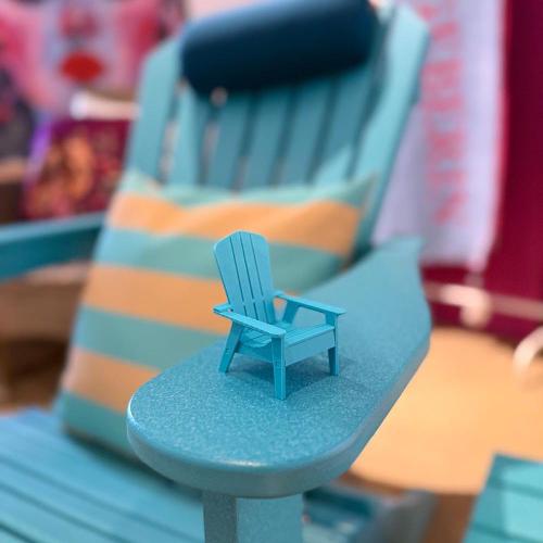 Dekorativer Adirondack Chair Mini als stilvolles Wohnaccessoire und Blickfang