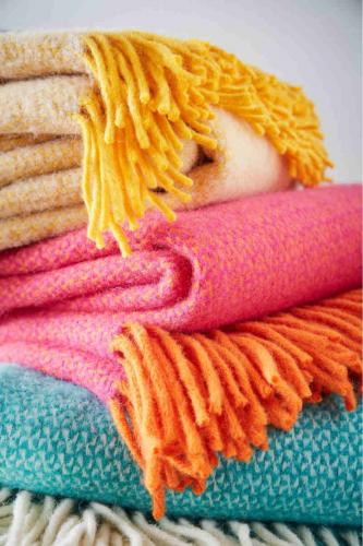 Preview: D&T Wolldecke Punto Pink/Orange, Mood, modern, kuschelig