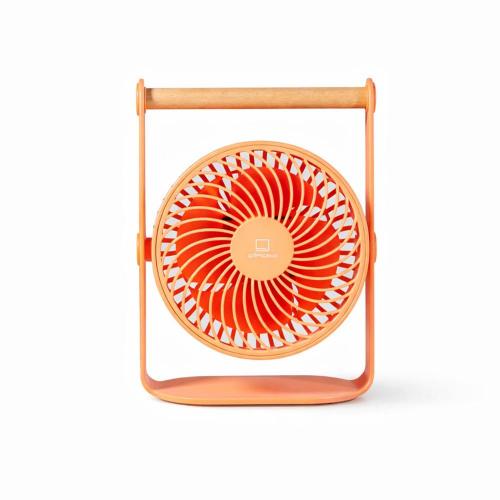 Gingko Lyra Ventilator tragbar Peach auf modernem Schreibtisch