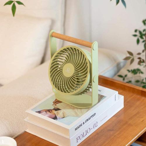 Preview: Gingko Lyra Akku-Ventilator salbeigrün mit 360 Grad schwenkbarem Kopf