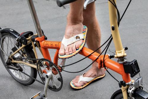 Gumbies Australische Sandalen Tangerine Burst mit flexiblem Komfort-Fußbett