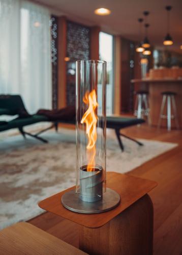 höfats SPIN Tischfeuer Fackel in Silber
