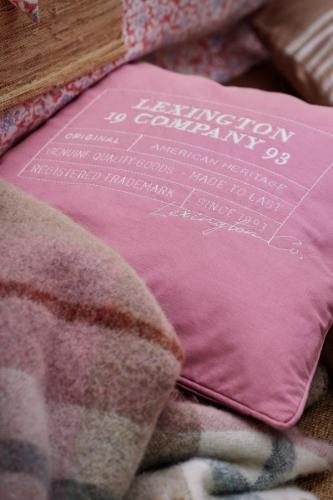 Lexington The Logo Organic Cotton Twill Kissenbezug Pink White