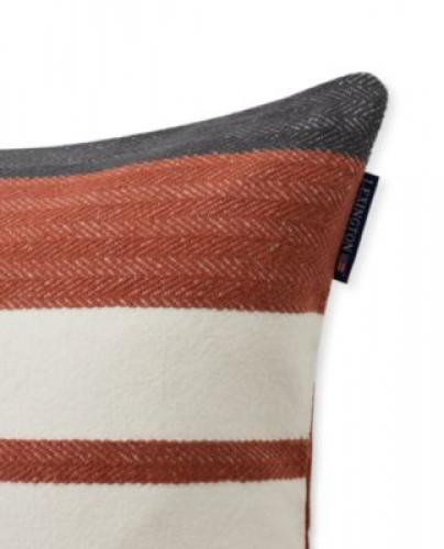 Lexington Kissenbezug Irregular Striped Recycled Cotton Pillow, CLose up