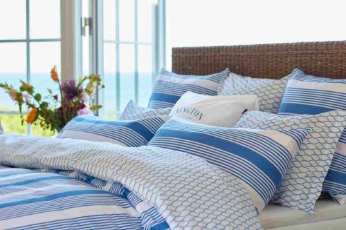 Lexington White/Blue Striped Cotton Sateen Bed Set, Mood, Bett, relaxen