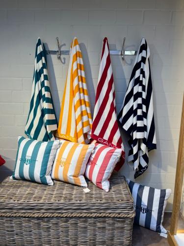 Preview: Gant Strandhandtuch Block Stripe Ocean Türkis