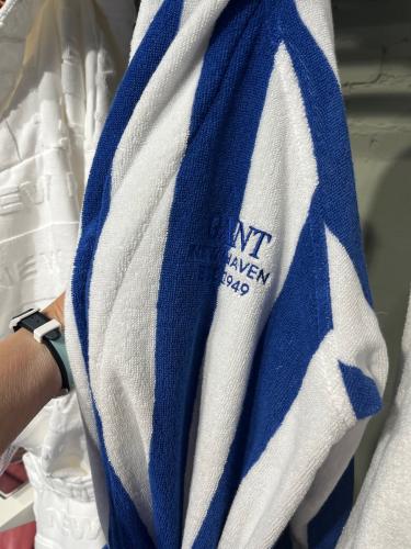 Preview: Gant Strandhandtuch Bold Stripe Rich Blue