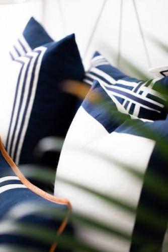 Paloma Living Cannes Black 50 x 50, Mood, Close Up