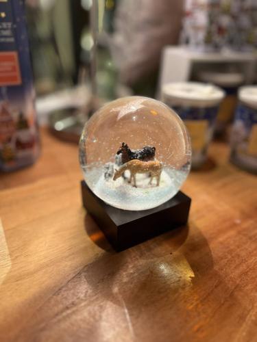 Preview: CoolSnowGlobes Schneekugel Horses