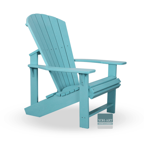 Adirondack Chair in Aqua zwischen sommerlichen Kübelpflanzen und Bäumen