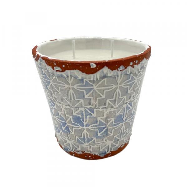 Mediterrane Outdoor-Duftkerze Barcelona Serena aus dekorativer Keramik.