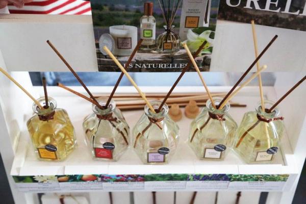 Collines de Provence Aromabouquet 100ml Ebenholz & Vetiver, Mood, Staebchen Collines de Provence Aromabouquet 100ml Ebenholz & Vetiver, Mood, Staebchen