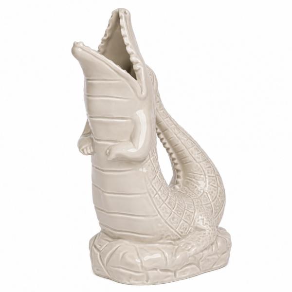 Croggle Jug XL Cream als stilvoller Wasserkrug auf modern gedecktem Esstisch