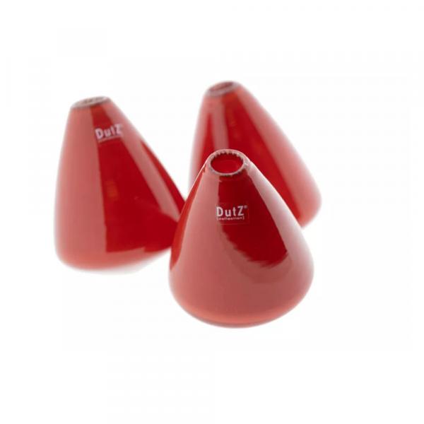 Detailansicht von drei DutZ Tumbling Vasen Red mit glänzender Glasoberfläche und schmalen Vasenöffnungen