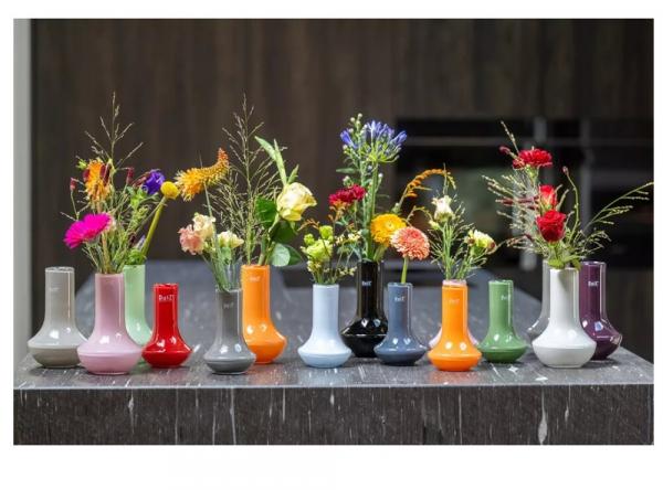 Skandi Dekoration dunkle Farben, Handgefertigte Vase aus Glas, Aesthetic Flower Vase Plum, Luxus Wohnaccessoires DutZ