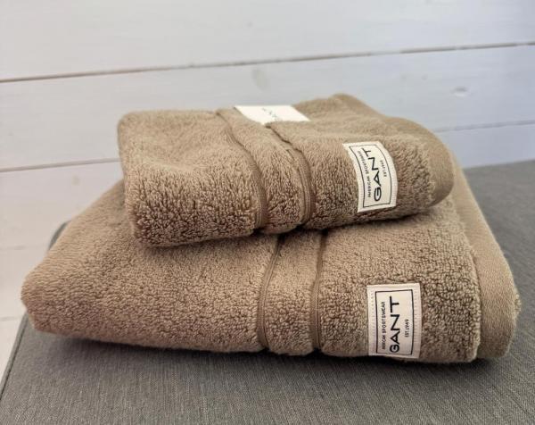 Gant_Handuecher_cold_beige_schoen_fein