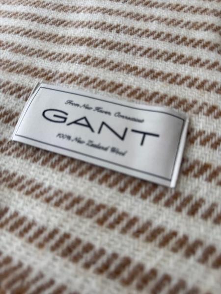 Hochwertige Wolldecke Gant mit feinem Ringelmuster, Detailansicht Struktur