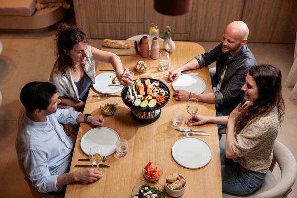 Stilvoller hoefats CIRCLE 35 Tischgrill auf kleinem Raum
