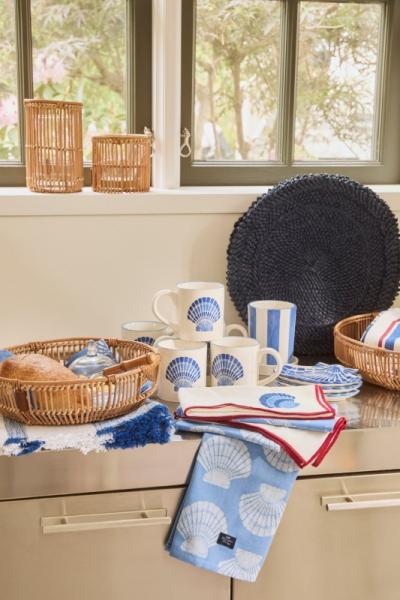 Lexington Stoneware Mug Mussels White,Blue Lexington Stoneware Mug Mussels White,Blue