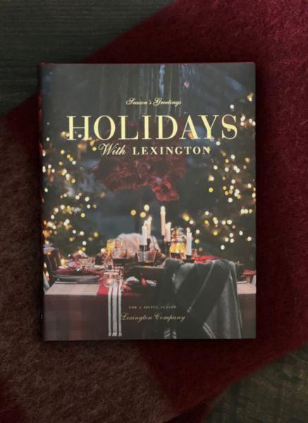 Holidays with Lexington Book, Mood, schick