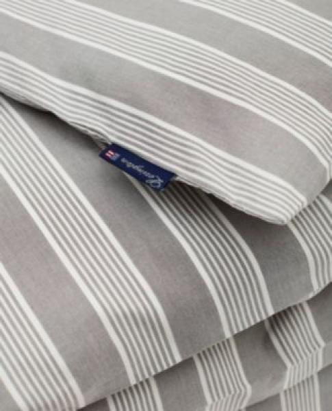 Lexington Bettdeckenbezug Gray/White Striped Lyocell/Cotton, close up