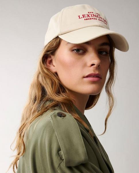 Lexington Yeaton Cap Light Beige, Mood, Model