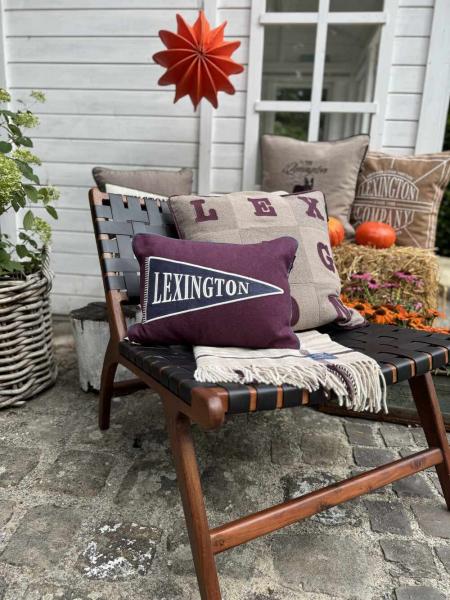 Dekokissen Lexington mit Flag Logo Patch in warmem Wollmix
