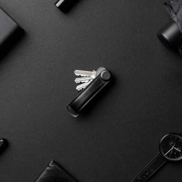 Orbitkey Key Organizer 2.0 Leather Black geöffnet