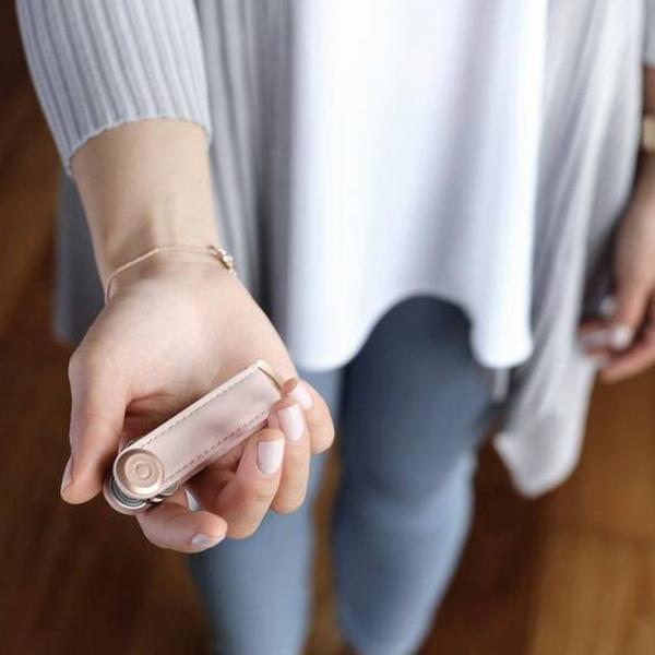 Orbitkey Key Organizer 2.0 Leather Blush Schlüssel ausgeklappt