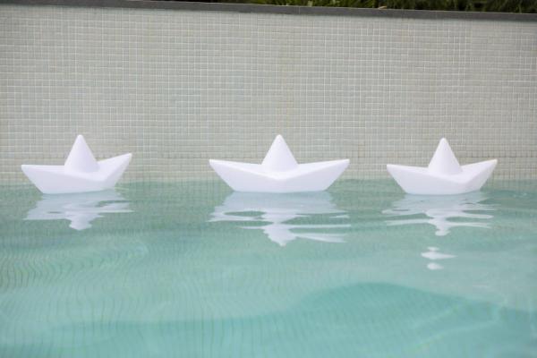 The BOAT Lamp, Mood, schwimmen