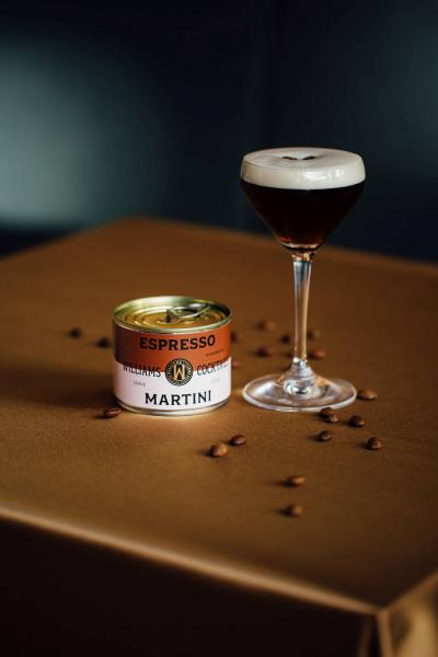 Williams Premium Espresso Martini Cocktail serviert im Glas – Ready-to-Drink Cocktail mit Kaffee und Vanille